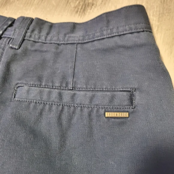 Freeworld Shorts Size 30 - Picture 3 of 6